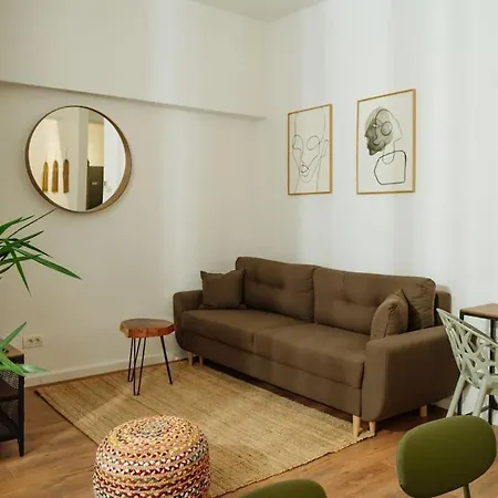 Apartment 14 - New Building & Parking *