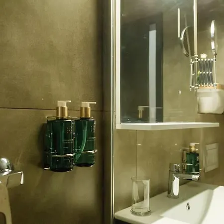 14 - New Building & Parking Βουκουρέστι