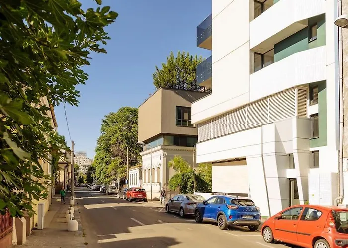 14 - New Building & Parking 布加勒斯特