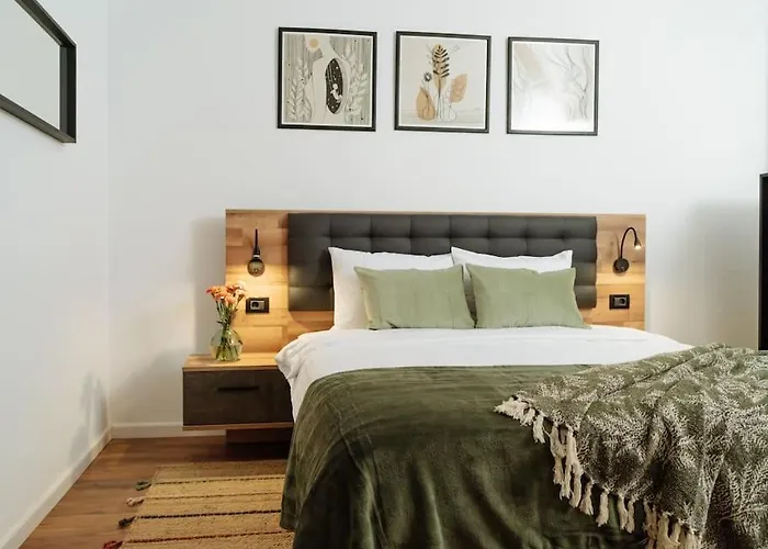 14 - New Building & Parking アパート