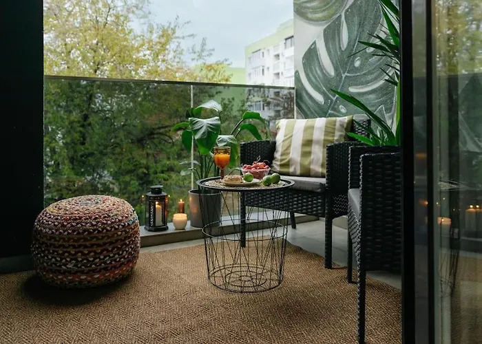 14 - New Building & Parking * ブカレスト