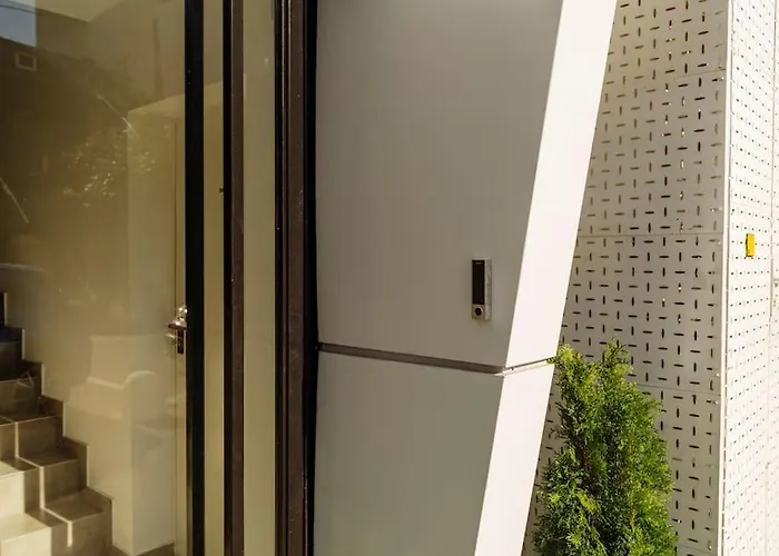 Apartment 14 - New Building & Parking *